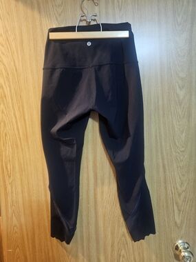 Lululemon Wunder Under Hi-Rise Crop 23" Scallop Black Size 6 Luxtreme